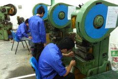 合作工廠生產(chǎn)車(chē)間